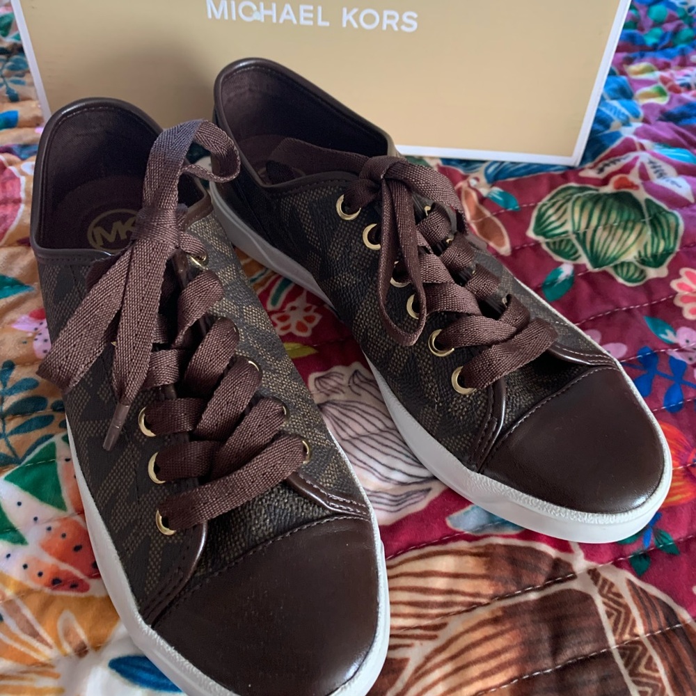 New Michael Kors Signature Leather Sneakers Shoes